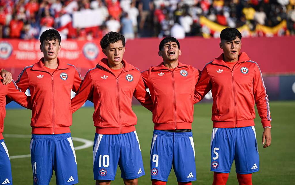 Chile youth national team players before a match