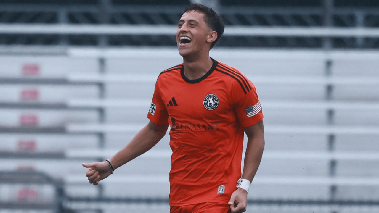 Zidane Yañez celebrating for Huntsville City FC